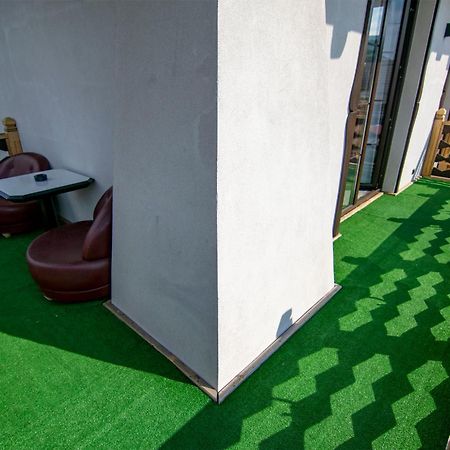 La Conacul Vesel Hotel ซาพึนซา ภายนอก รูปภาพ