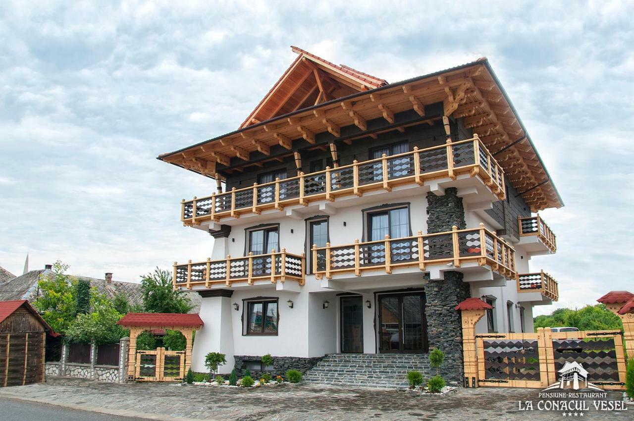 La Conacul Vesel Hotel ซาพึนซา ภายนอก รูปภาพ